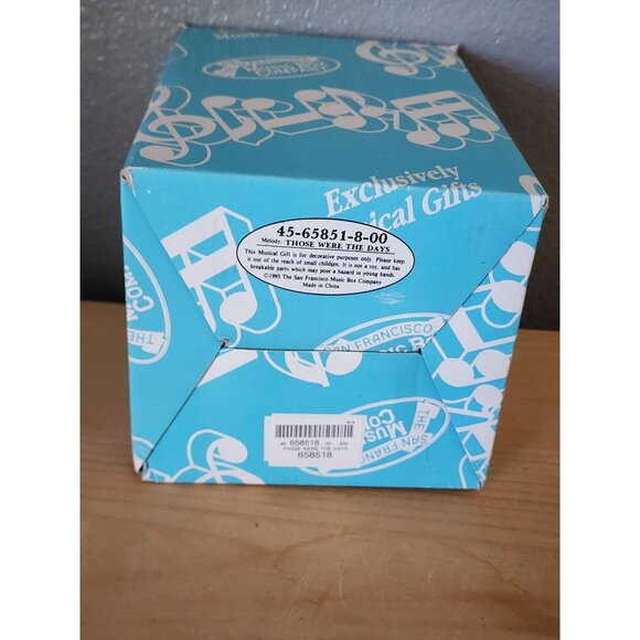 Brachiosaurus Dinosaur Snow Globe The San Francisco Music Box Company - Picture 12 of 12